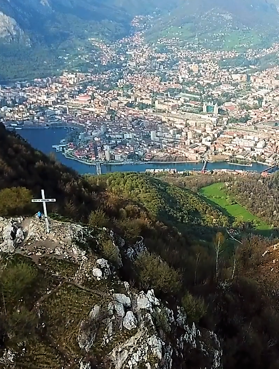 In volo sopra il monte Barro