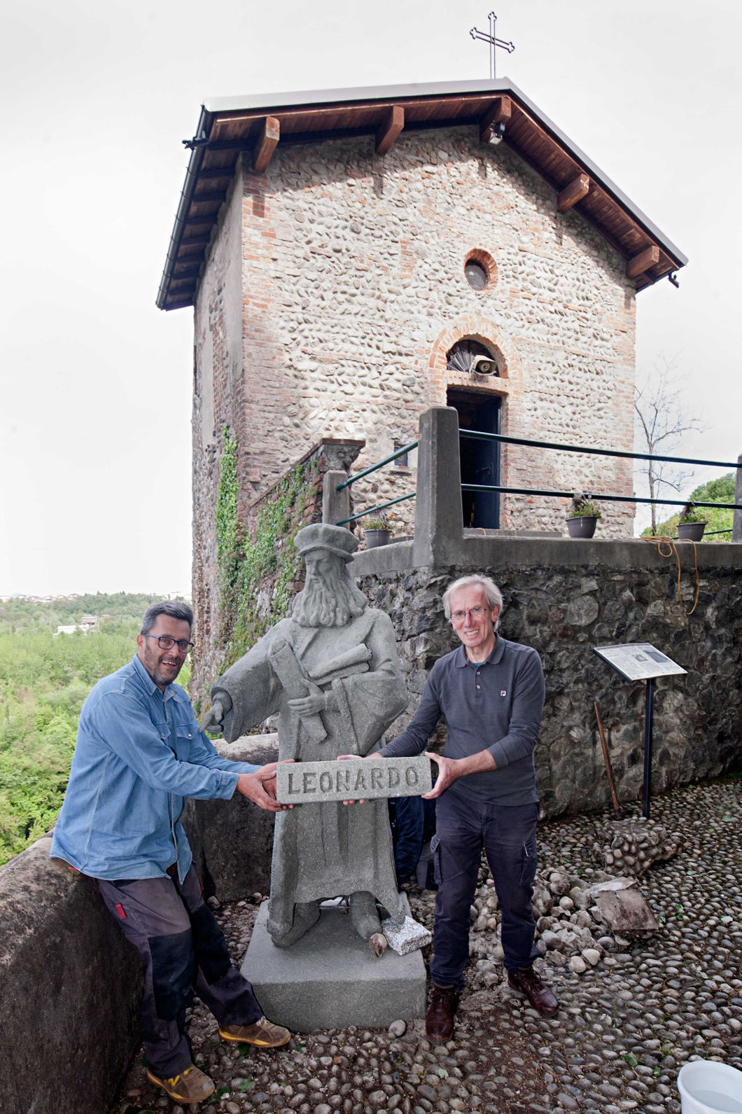 Inaugurata la statua di Leonardo al Santuario della Rocchetta